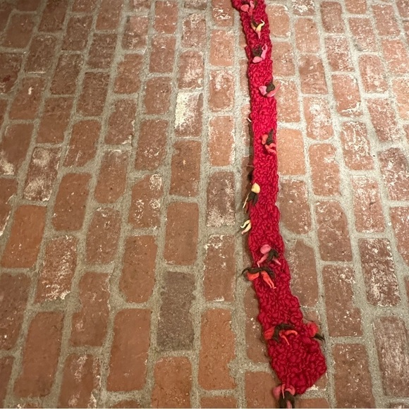 Handmade hand knit red extra long cozy scarf - Picture 5 of 16